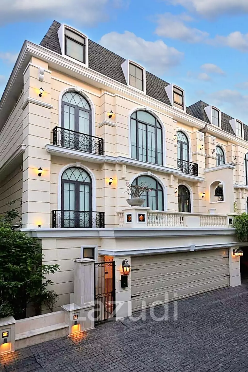 4 Bed 5 Bath 500 SQ.M The Boulevard Ekkamai