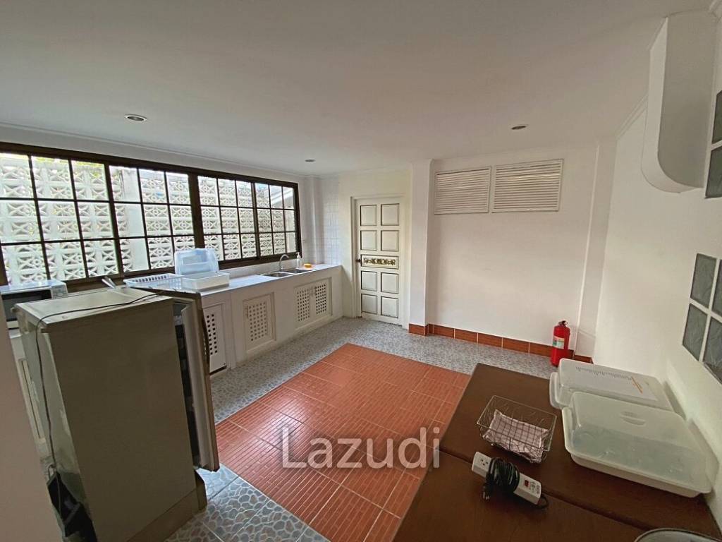 3 Story 10 Bedroom Villa For Sale 30m From Khao Takiap Beach
