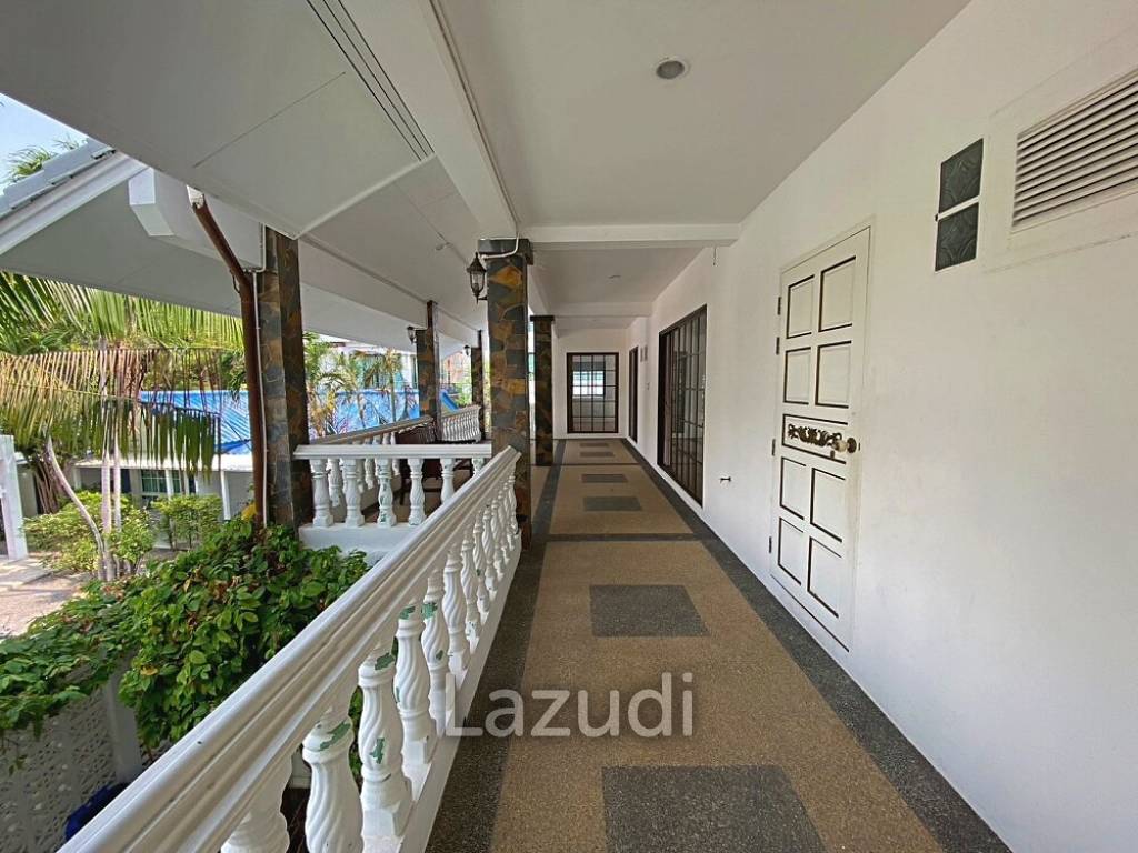 3 Story 10 Bedroom Villa For Sale 30m From Khao Takiap Beach
