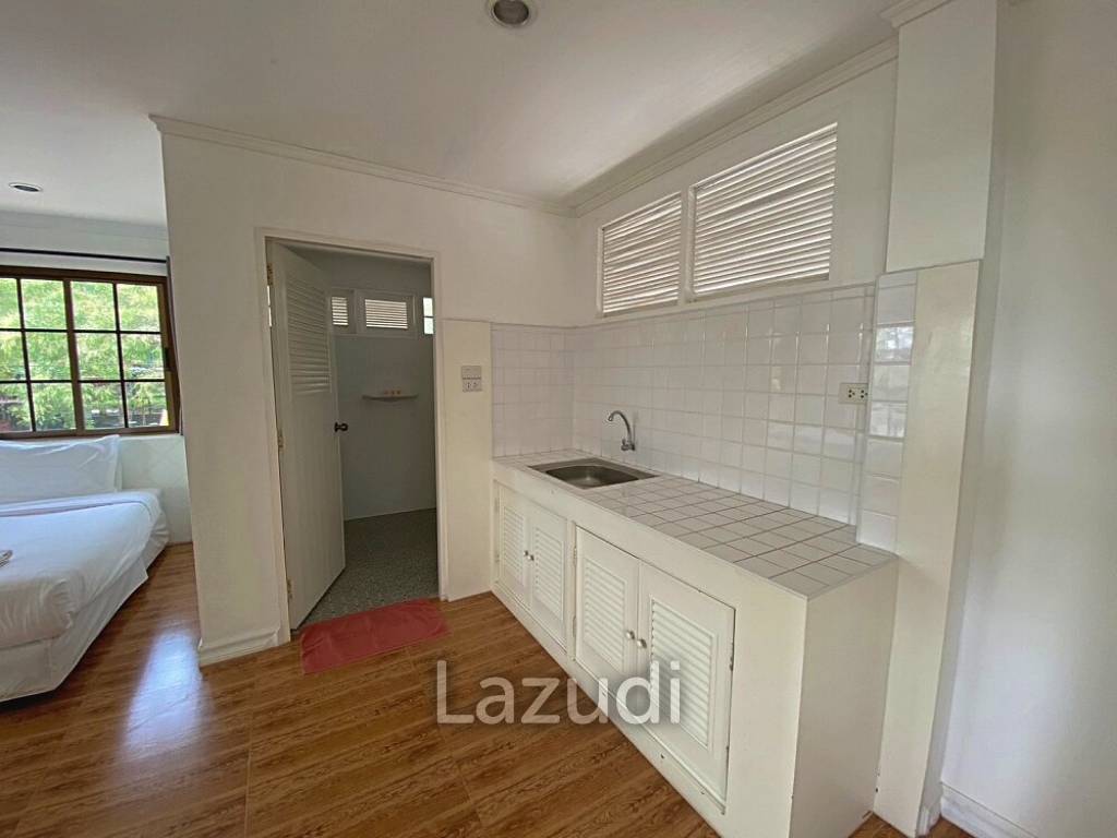 3 Story 10 Bedroom Villa For Sale 30m From Khao Takiap Beach