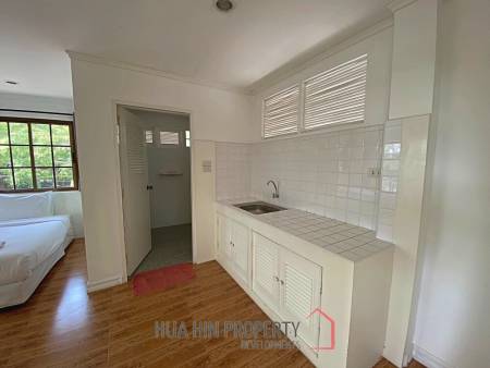 3 Story 10 Bedroom Villa For Sale 30m From Khao Takiap Beach