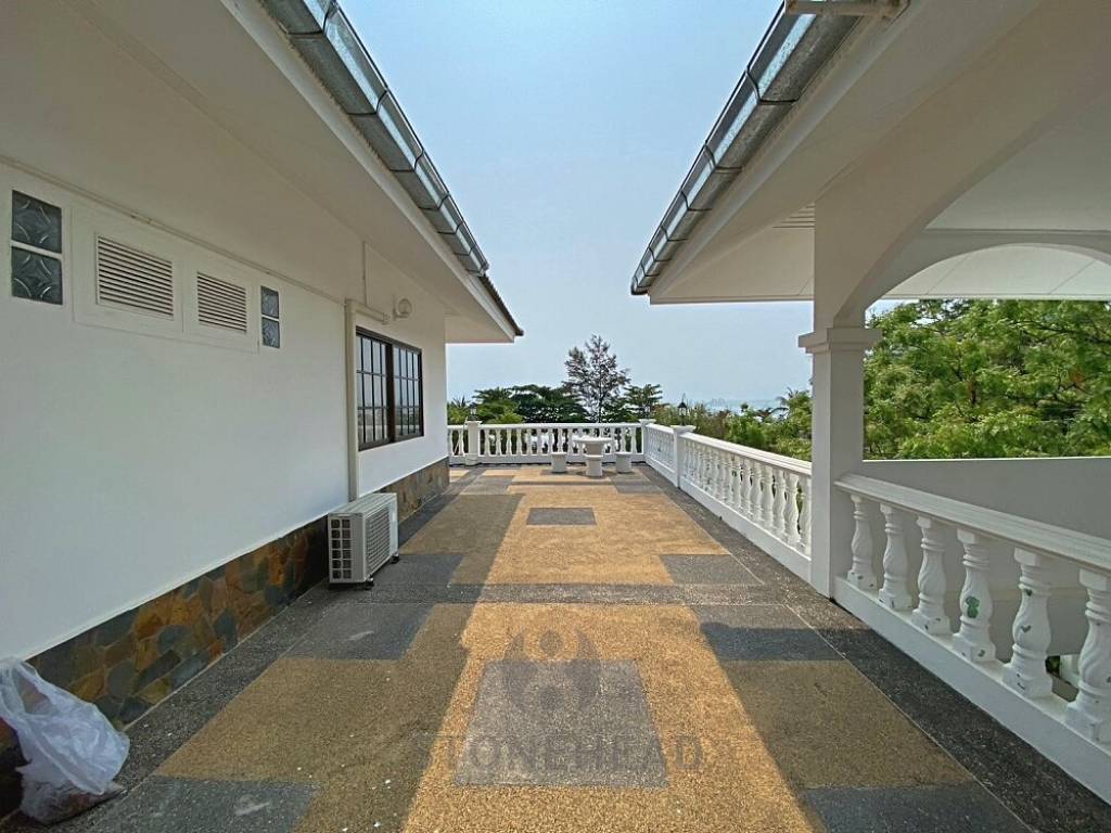 3 Story 10 Bedroom Villa For Sale 30m From Khao Takiap Beach