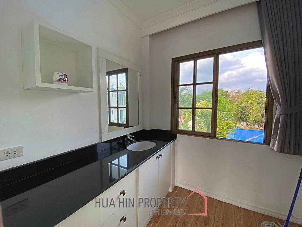 3 Story 10 Bedroom Villa For Sale 30m From Khao Takiap Beach