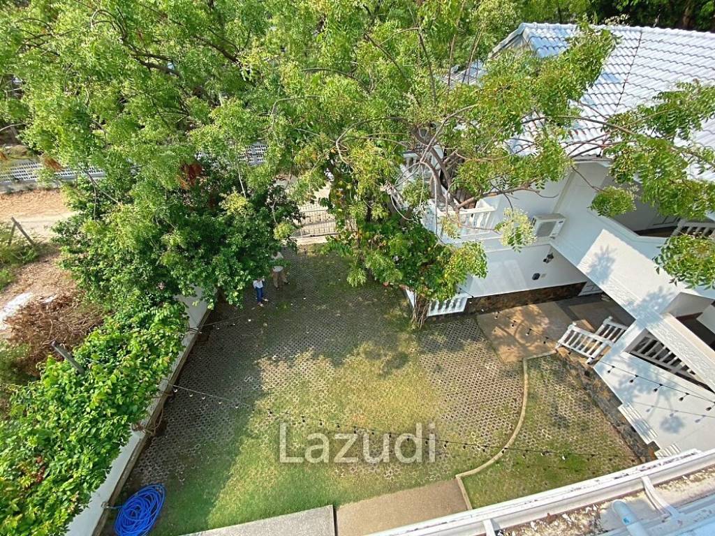3 Story 10 Bedroom Villa For Sale 30m From Khao Takiap Beach