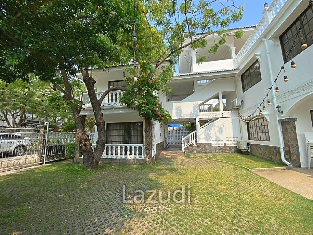 3 Story 10 Bedroom Villa For Sale 30m From Khao Takiap Beach