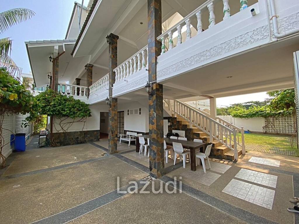3 Story 10 Bedroom Villa For Sale 30m From Khao Takiap Beach