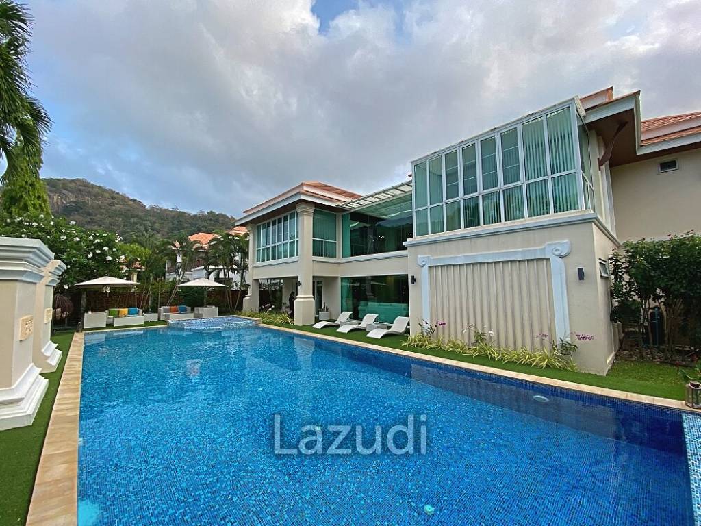 Exclusive single storey mountain view pool villa with 4 bedrooms near the beach