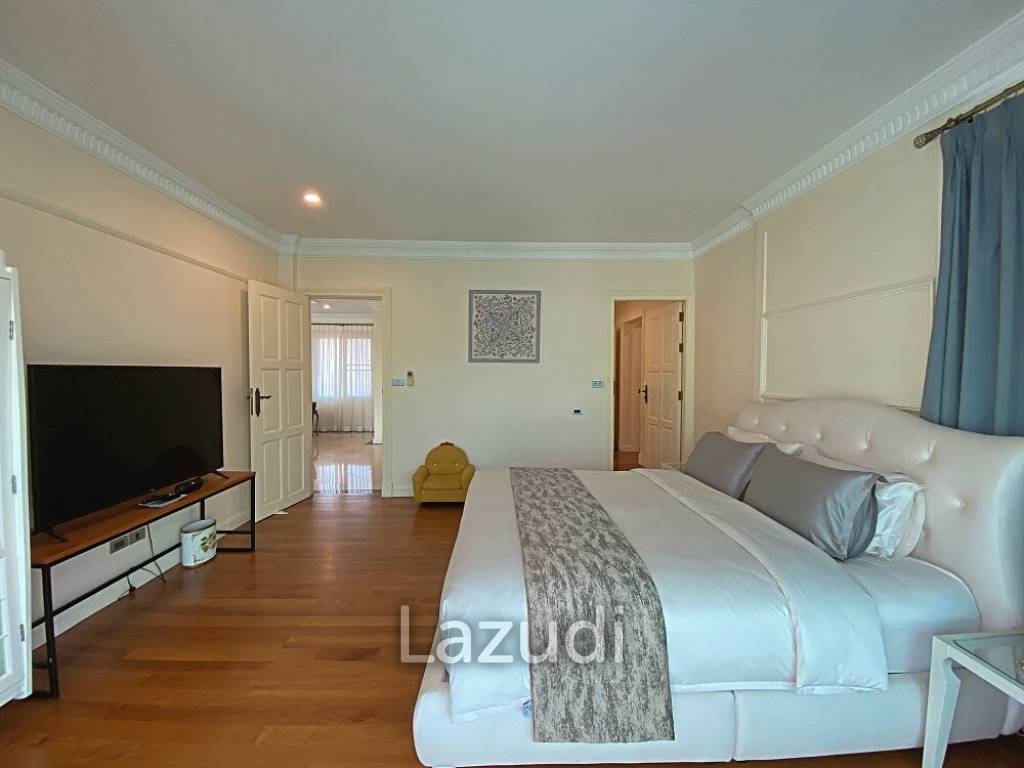 Exclusive single storey mountain view pool villa with 4 bedrooms near the beach