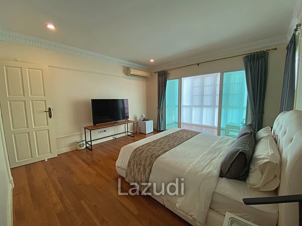 Exclusive single storey mountain view pool villa with 4 bedrooms near the beach