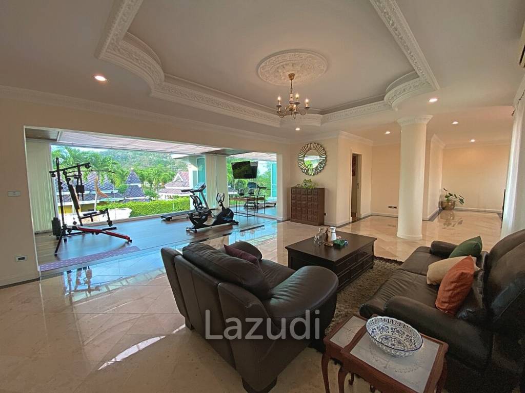 Exclusive single storey mountain view pool villa with 4 bedrooms near the beach