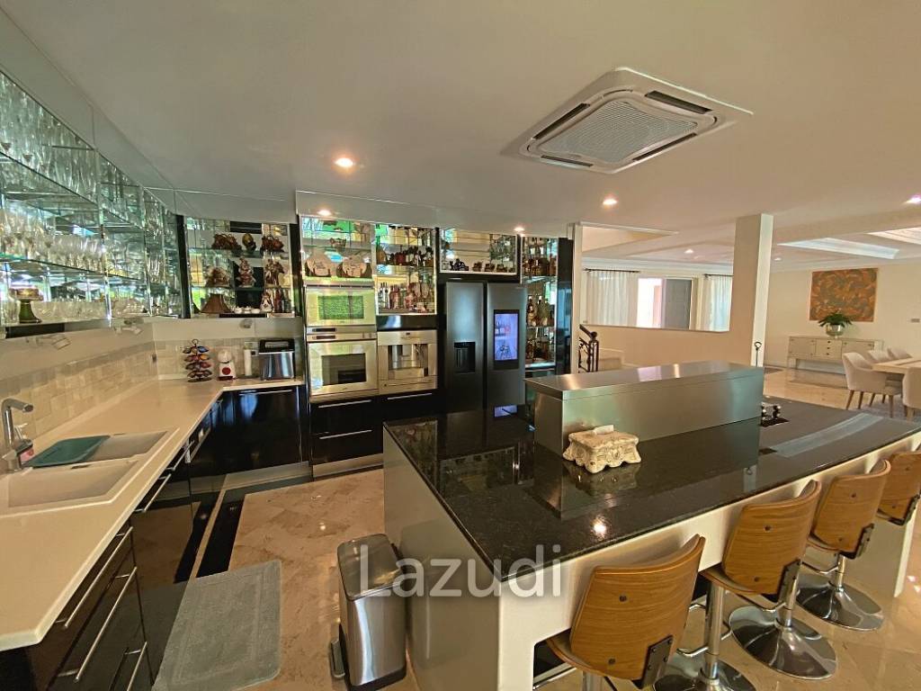 Exclusive single storey mountain view pool villa with 4 bedrooms near the beach