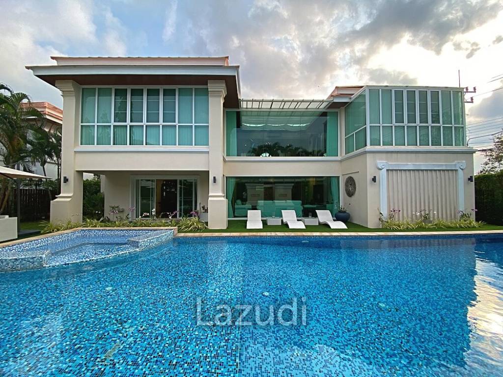 Exclusive single storey mountain view pool villa with 4 bedrooms near the beach