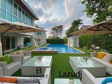 Strandnah: Qualitativ hochwertige einstöckige 4 Schlafzimmer Pool Villa mit Bergblick