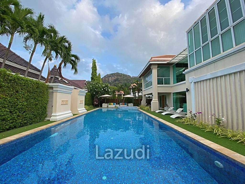 Exclusive single storey mountain view pool villa with 4 bedrooms near the beach