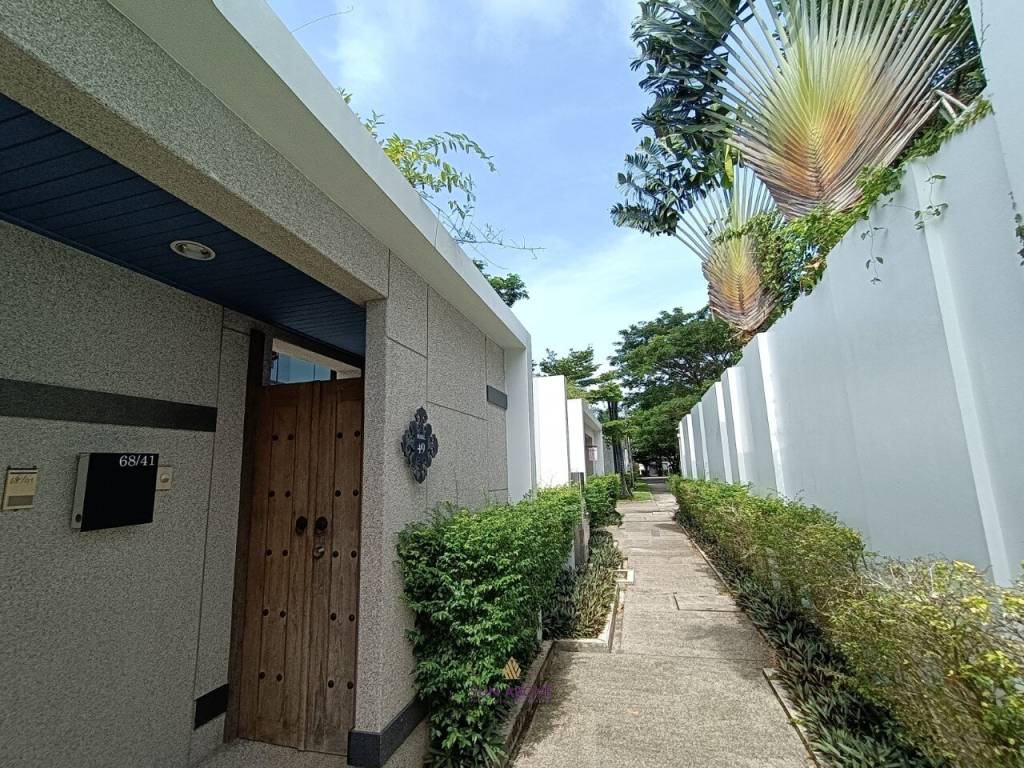 3 Bed 3 Bath Villa For Sale In Pasak Soi 8