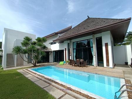 3 Bed 3 Bath Villa For Sale In Pasak Soi 8