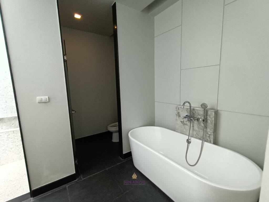 3 Bed 3 Bath Villa For Sale In Pasak Soi 8