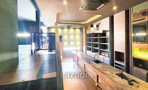 Bar Takeover at Thong Lo's vibrant Soi 13 - The perfect dream boutique bar set up