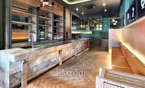 Bar Takeover at Thong Lo's vibrant Soi 13 - The perfect dream boutique bar set up