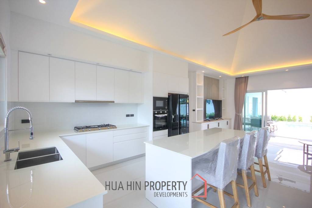 3 Beds 3 Baths 283.65 SQ.M The Clouds Hua Hin 3