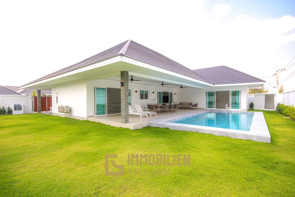 3 Beds 3 Baths 283.65 SQ.M The Clouds Hua Hin 3