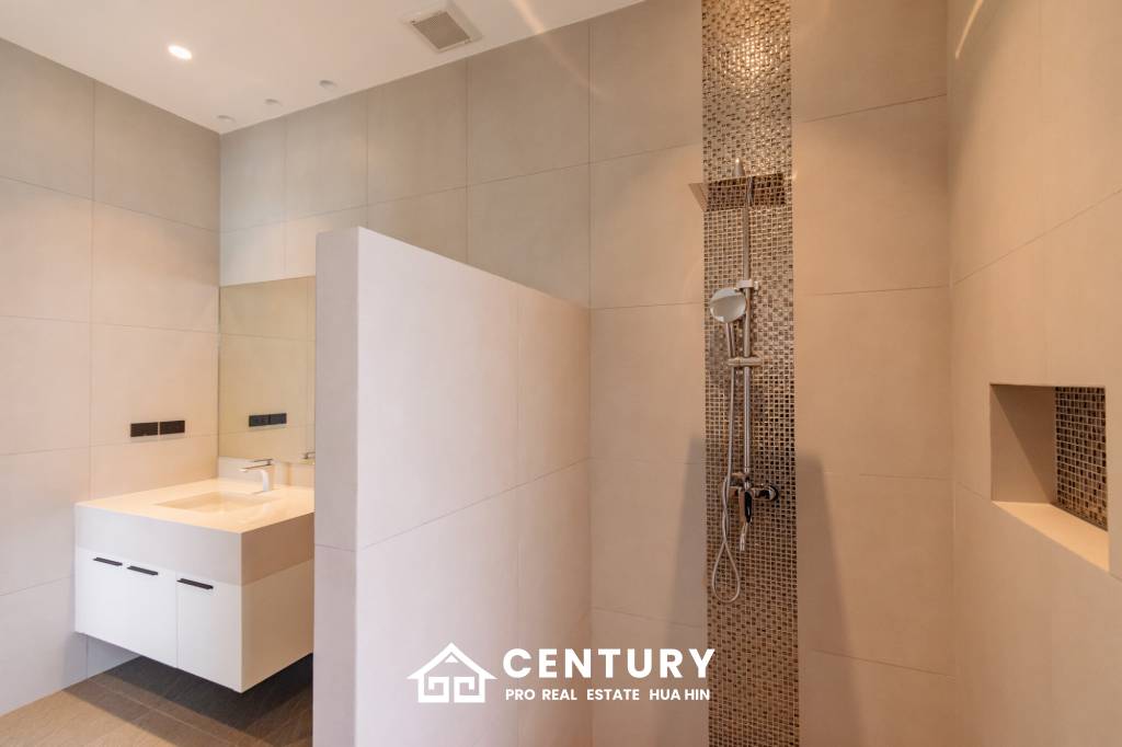 939 ตร.ม 4 เตียง 4 อาบน้ำ วิลล่า For ขาย