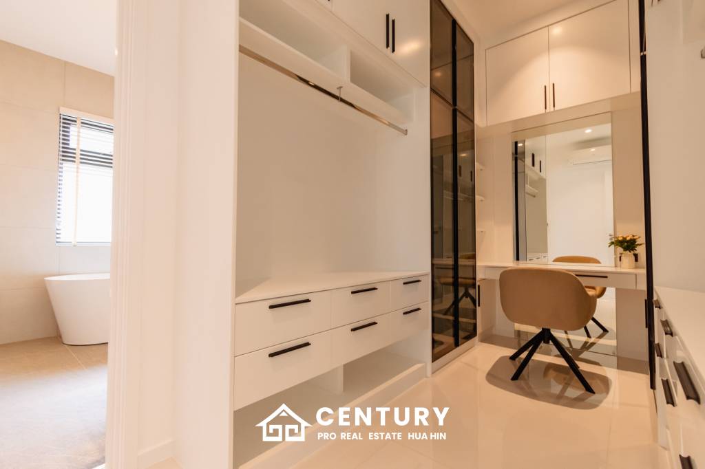 939 ตร.ม 4 เตียง 4 อาบน้ำ วิลล่า For ขาย