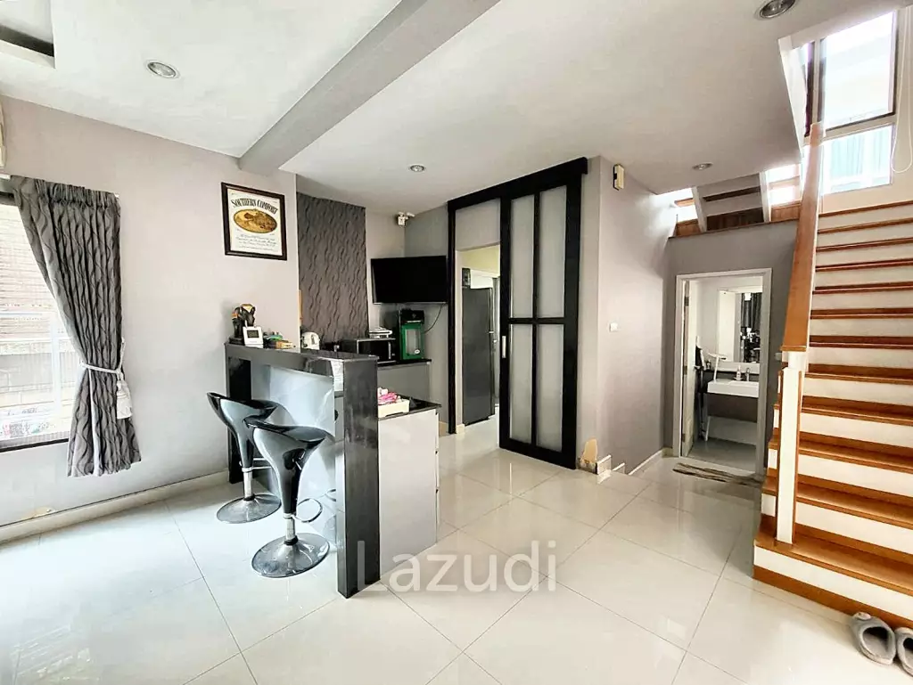 3 Bed 3 Bath 182 SQ.M The Plant Estique Pattanakarn 38