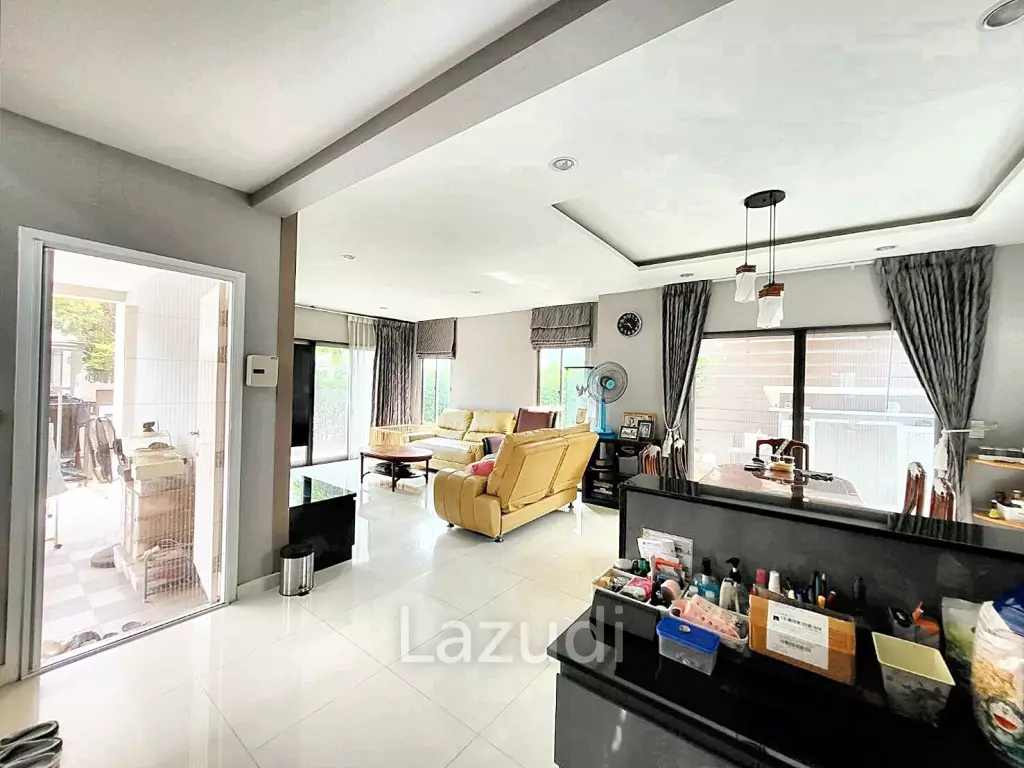 3 Bed 3 Bath 182 SQ.M The Plant Estique Pattanakarn 38