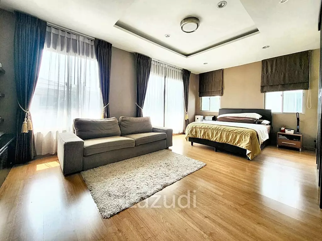 3 Bed 3 Bath 182 SQ.M The Plant Estique Pattanakarn 38