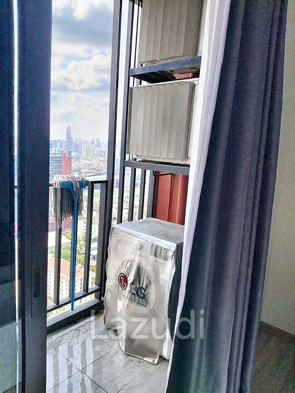 1 Bed 1 Bath 31 SQ.M The BASE Garden Rama 9