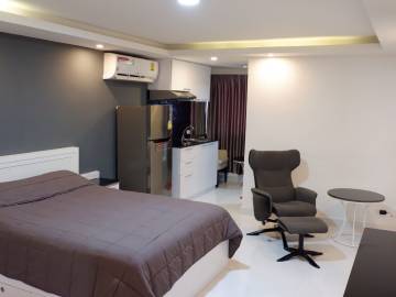 Studio in Pattaya Beach Condo for Sale and Rent