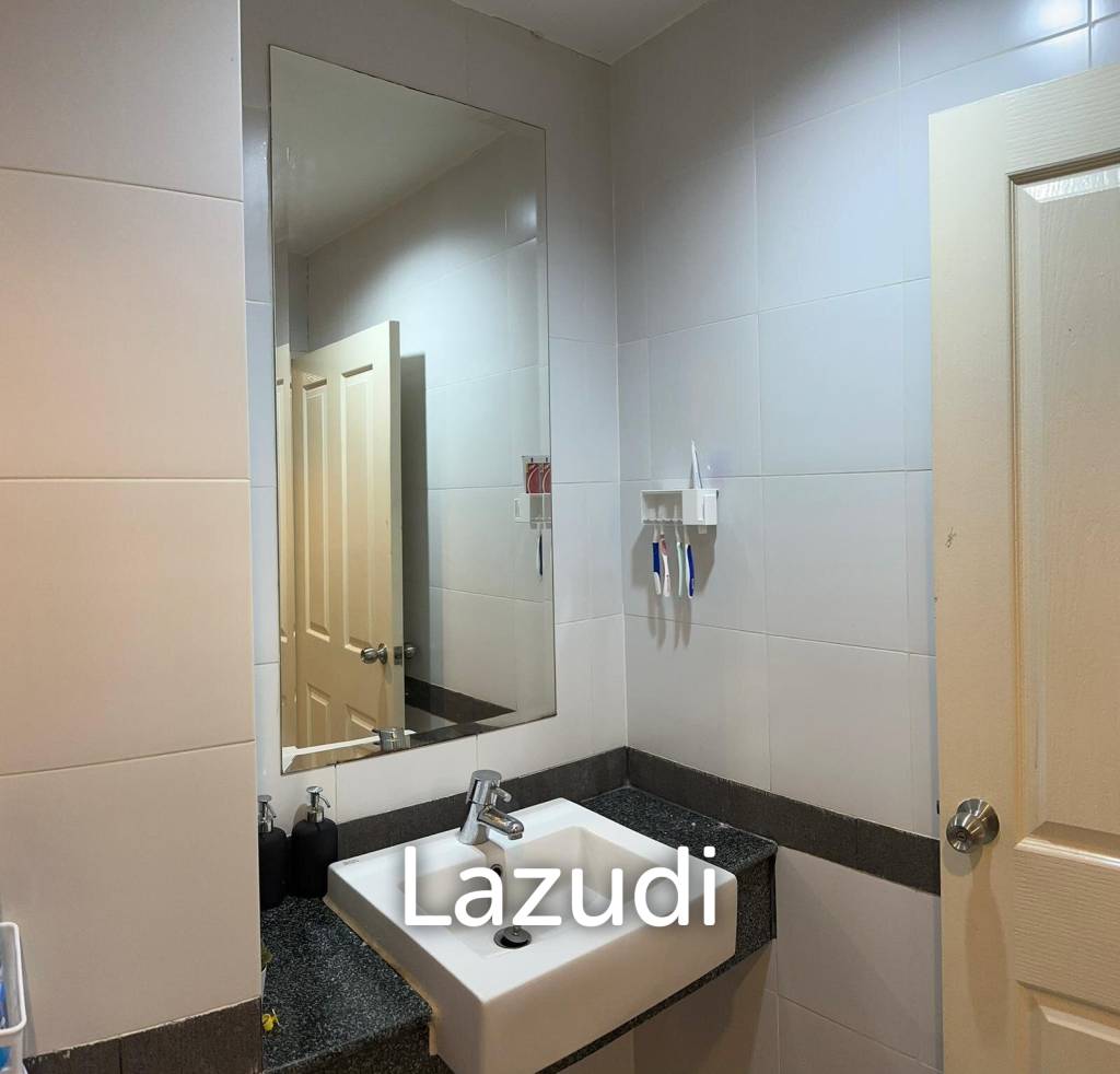 Sleek 1 bed condo at A Space Asoke-Ratchada, Bangkok