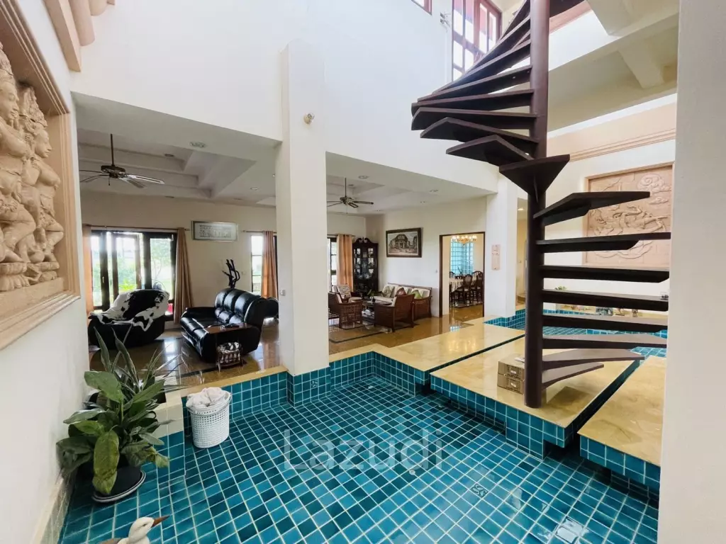5 Bedrooms House for Sale in Chaknork Lake