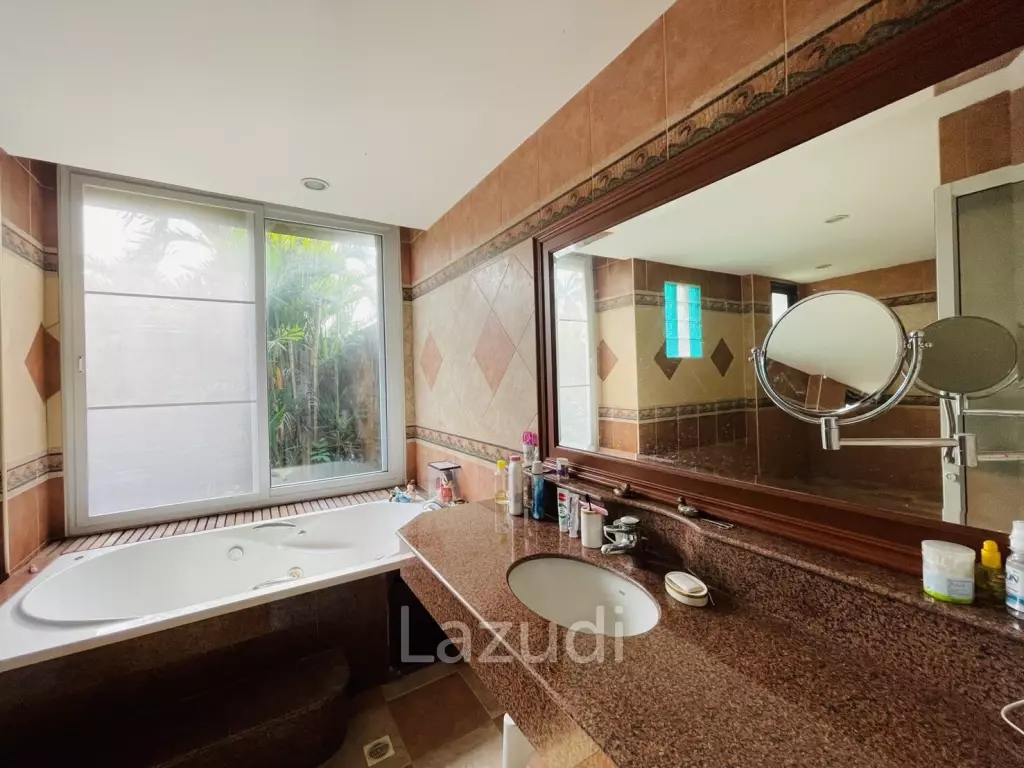 5 Bedrooms House for Sale in Chaknork Lake