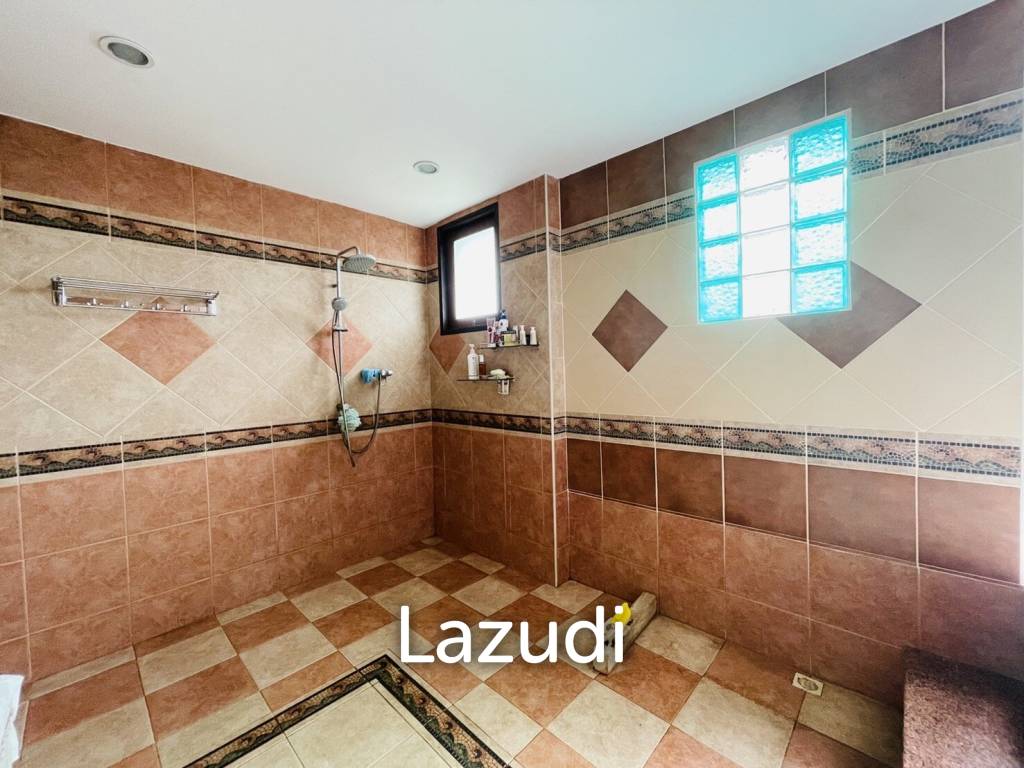 5 Bedrooms House for Sale in Chaknork Lake