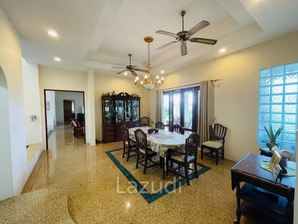 5 Bedrooms House for Sale in Chaknork Lake