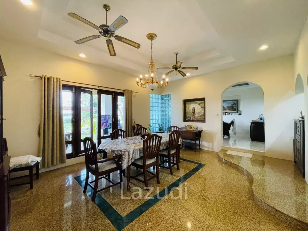 5 Bedrooms House for Sale in Chaknork Lake