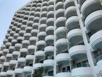 2 Bedrooms Condo for Sale in Star Beach Condotel