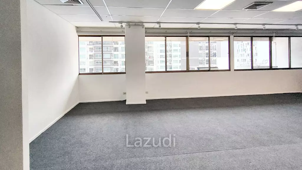 Premium Office Space in Huai Khwang, Bangkok