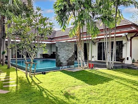 5 Bedroom Villa For Rent In Rawai With Private Garden