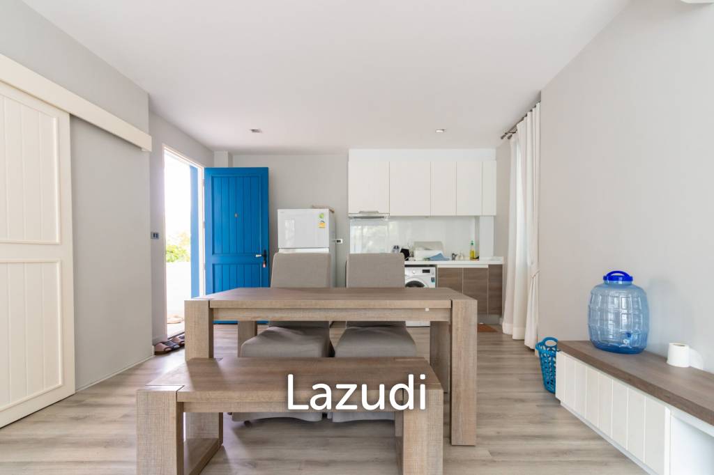 THE CREST SANTORA : Nice 2 Bed Pool view condo