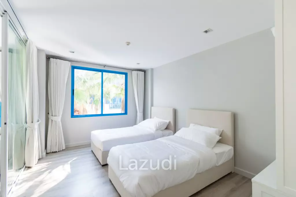 THE CREST SANTORA : Nice 2 Bed Pool view condo