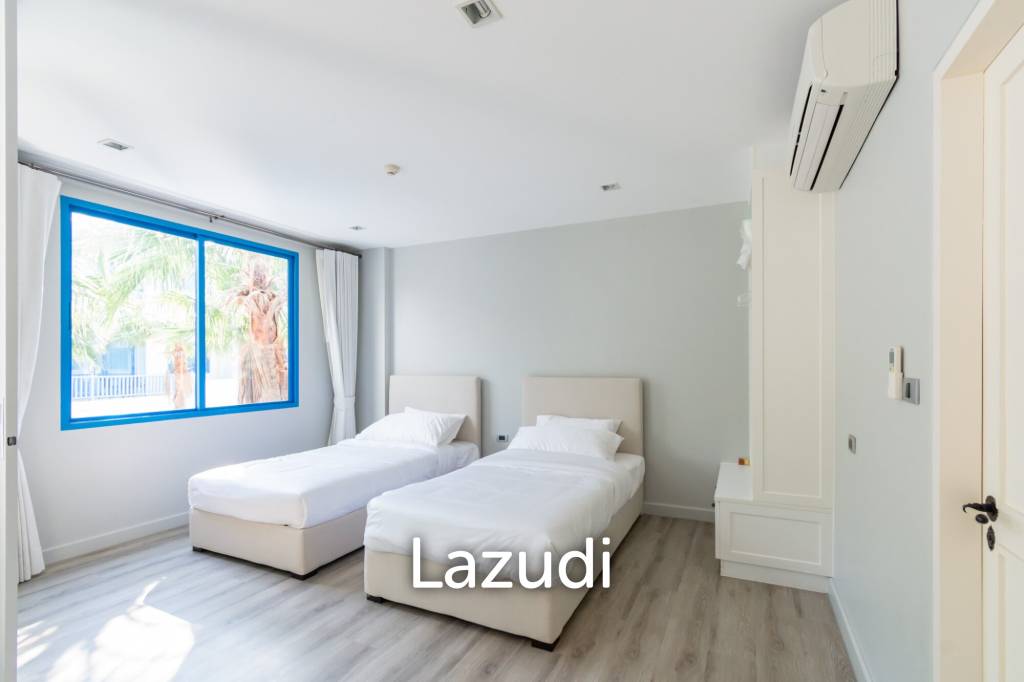 THE CREST SANTORA : Nice 2 Bed Pool view condo