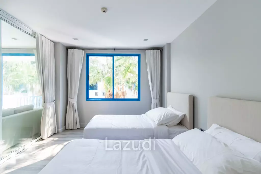 THE CREST SANTORA : Nice 2 Bed Pool view condo