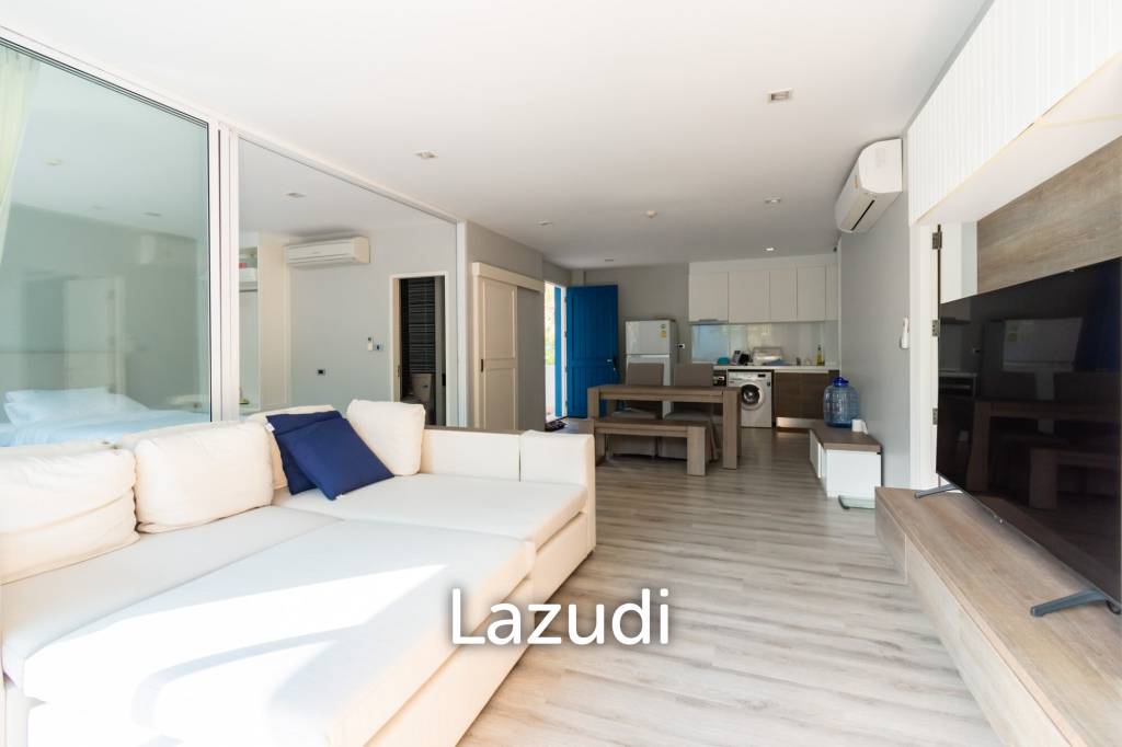 THE CREST SANTORA : Nice 2 Bed Pool view condo