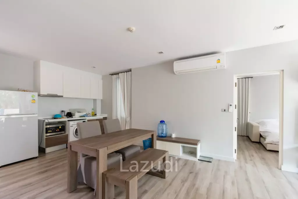 THE CREST SANTORA : Nice 2 Bed Pool view condo