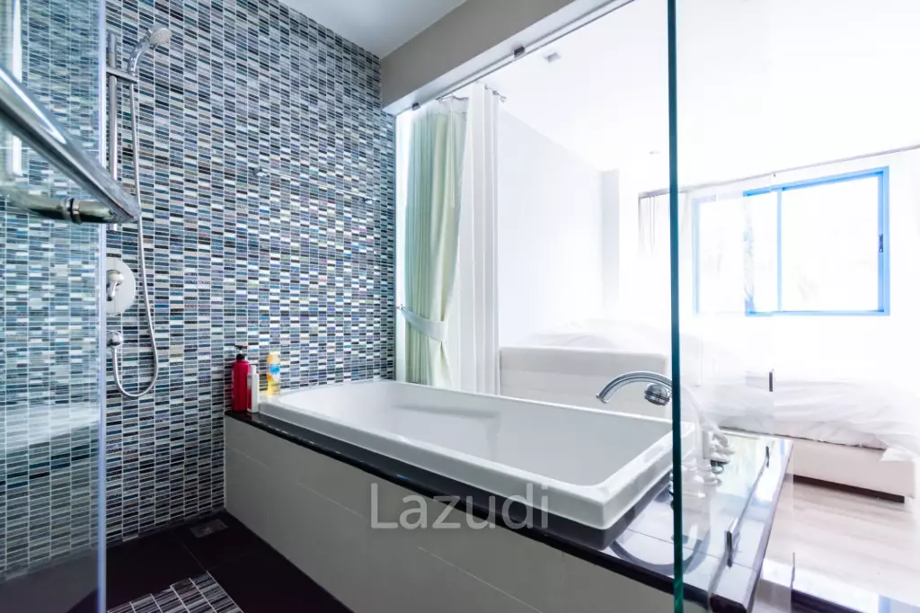 THE CREST SANTORA : Nice 2 Bed Pool view condo