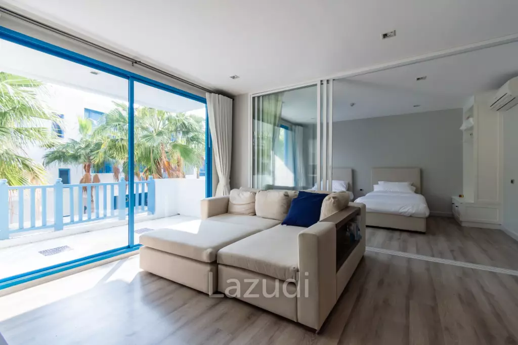 THE CREST SANTORA : Nice 2 Bed Pool view condo