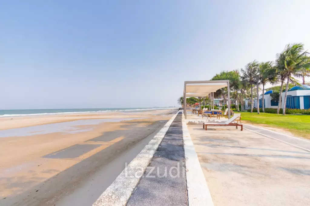 THE CREST SANTORA : Nice 2 Bed Pool view condo